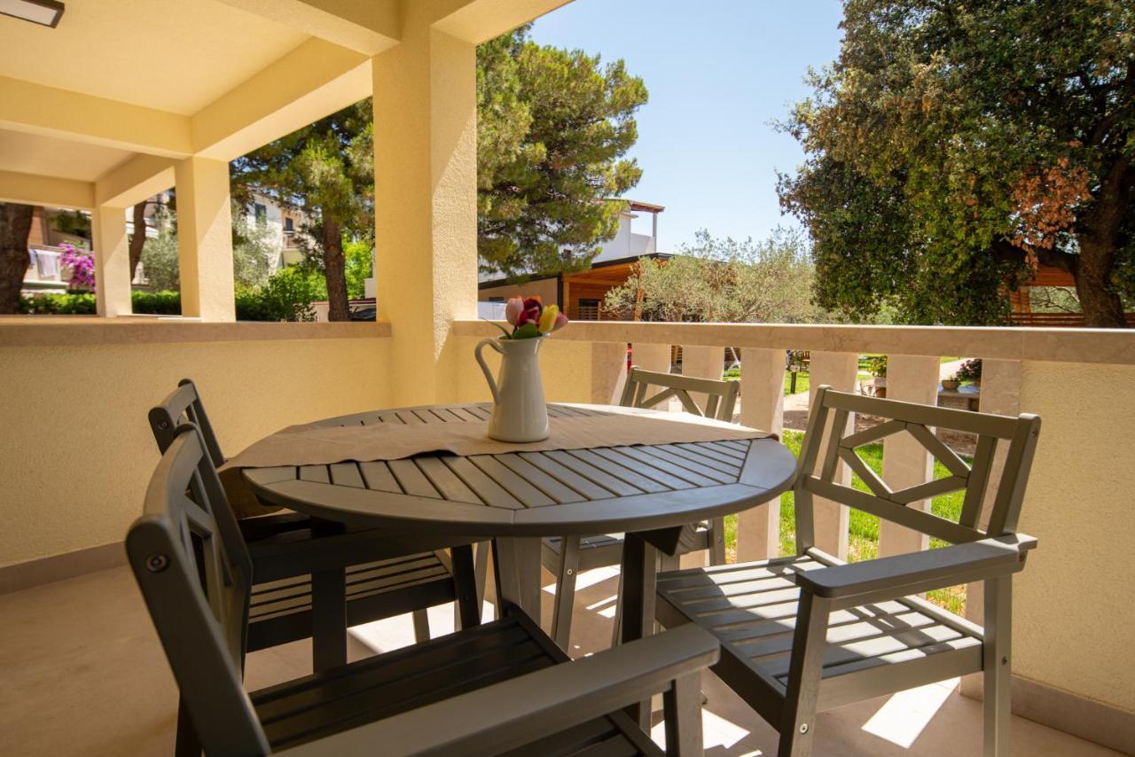 Apartmani Mara Пакоштане Экстерьер фото