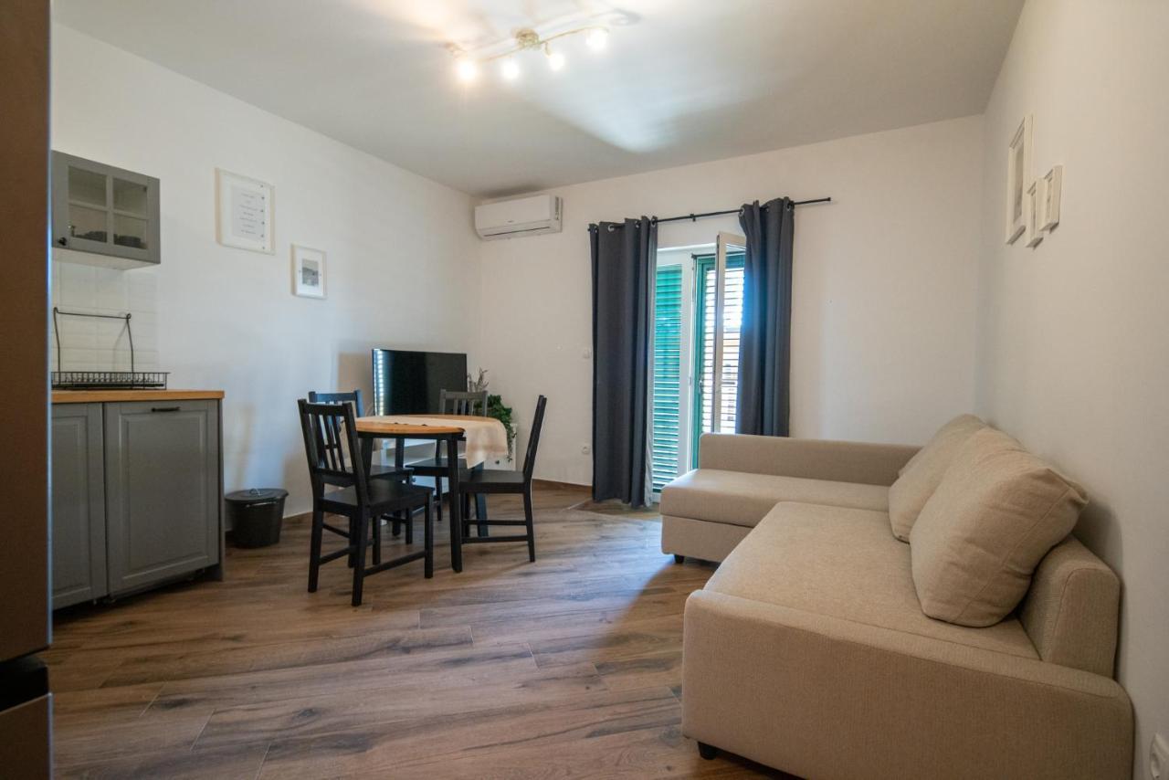 Apartmani Mara Пакоштане Экстерьер фото