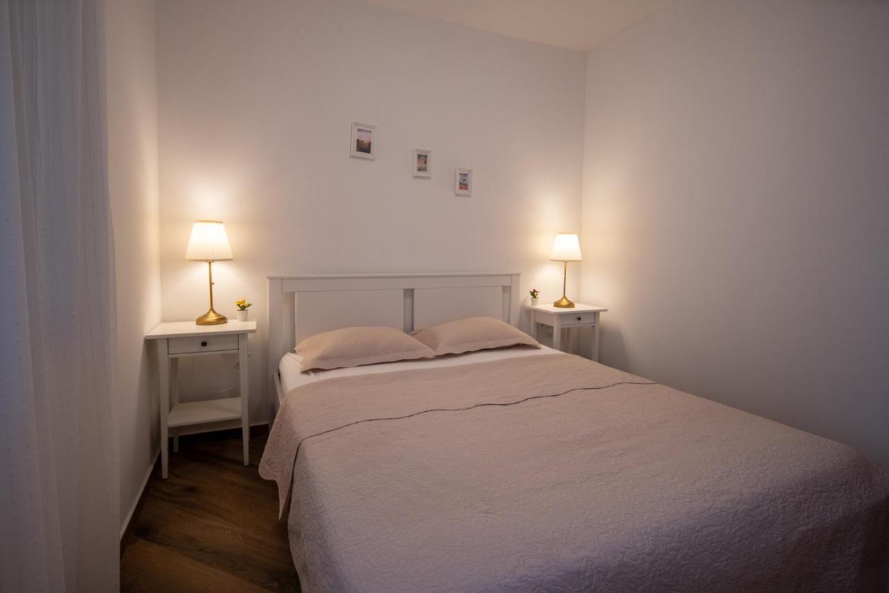 Apartmani Mara Пакоштане Экстерьер фото