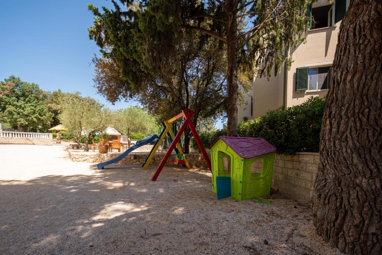 Apartmani Mara Пакоштане Экстерьер фото