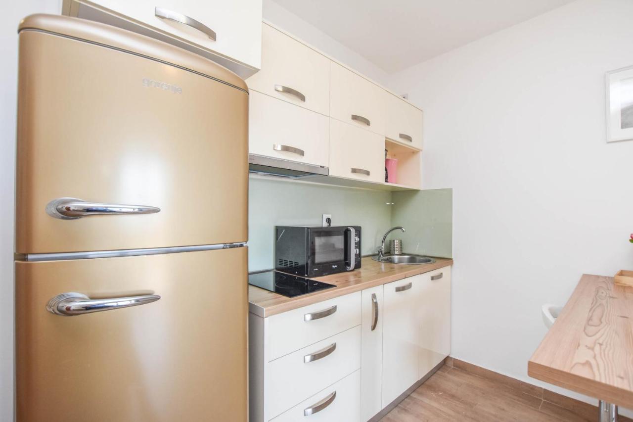 Apartmani Mara Пакоштане Экстерьер фото